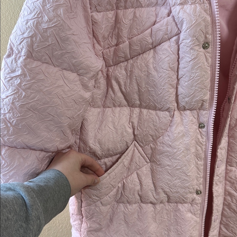 Ledin Pastel Pink Quilted Long Coat with Heart Detail Size Small - Picture 4 of 5